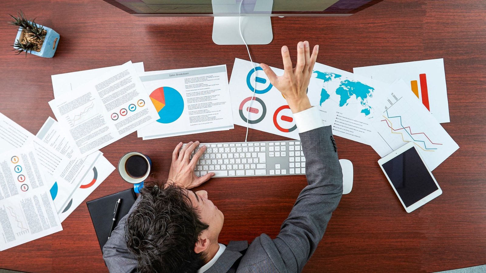 Sales Funnel vs Website for Contractor Lead Generation_ Which Wins More Jobs